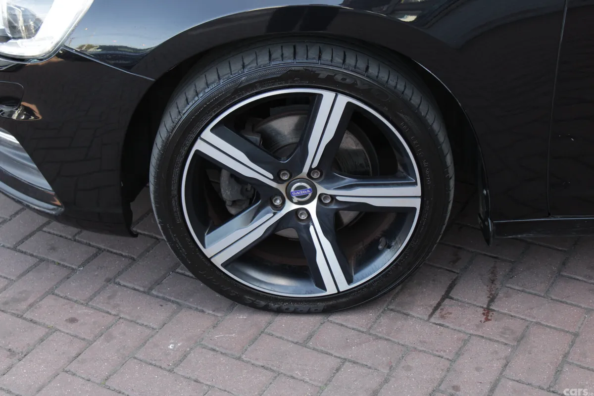 Volvo V60 Estate, Diesel, 2017, Black