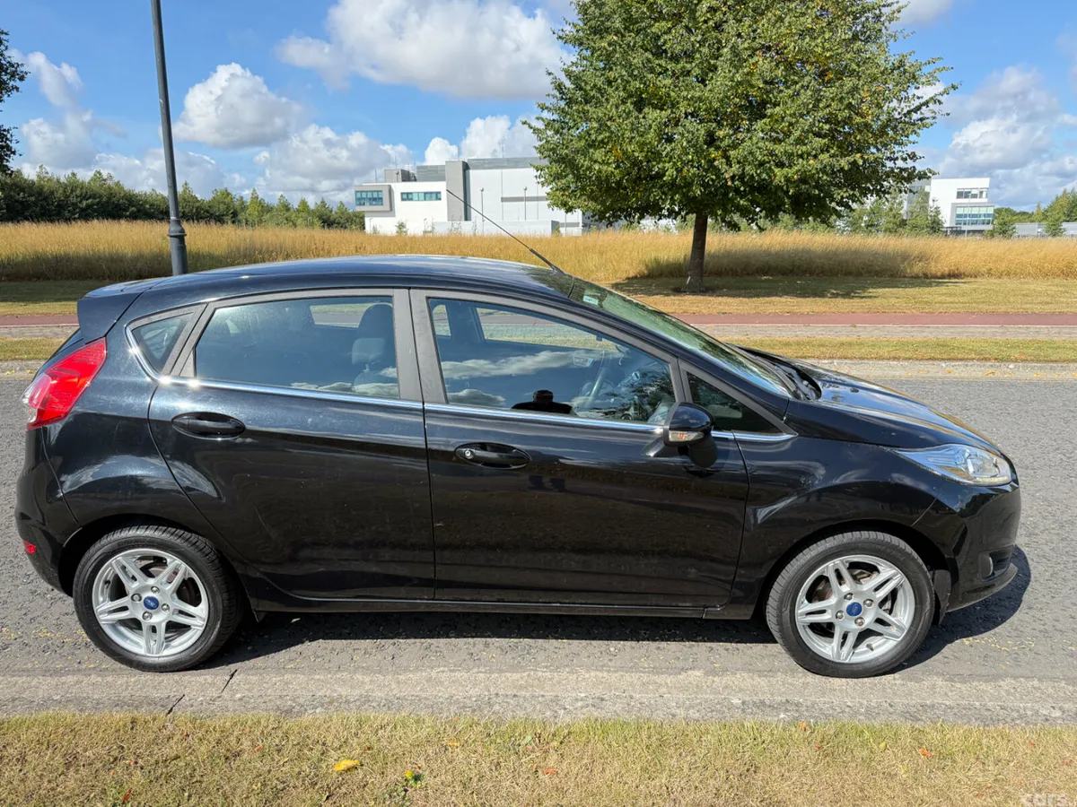 Ford Fiesta Hatchback, Petrol, 2015, Black