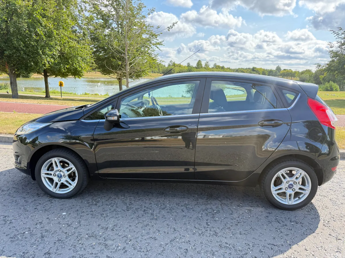 Ford Fiesta Hatchback, Petrol, 2015, Black