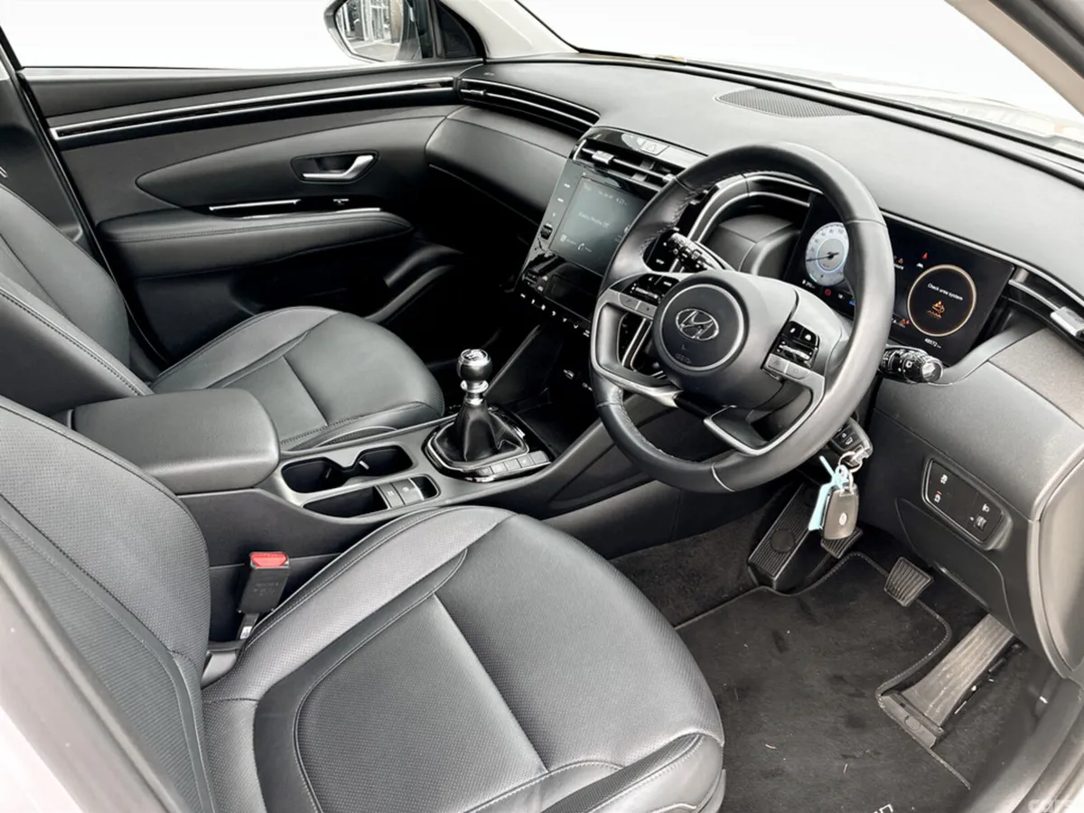 Hyundai Tucson MPV, Diesel, 2023, White