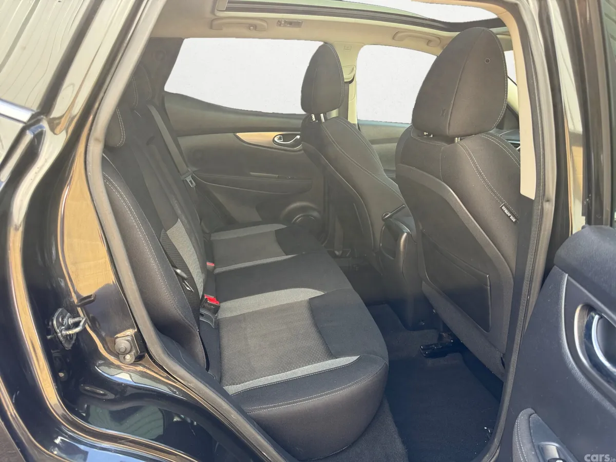 Nissan Qashqai Hatchback, Diesel, 2018, Black