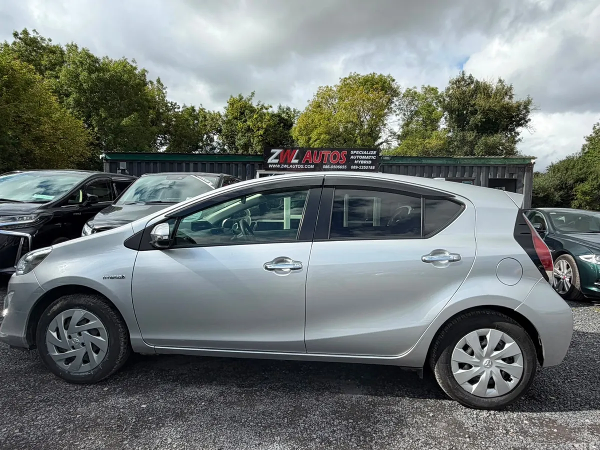 Toyota Aqua Hatchback, Petrol Hybrid, 2017, Silver