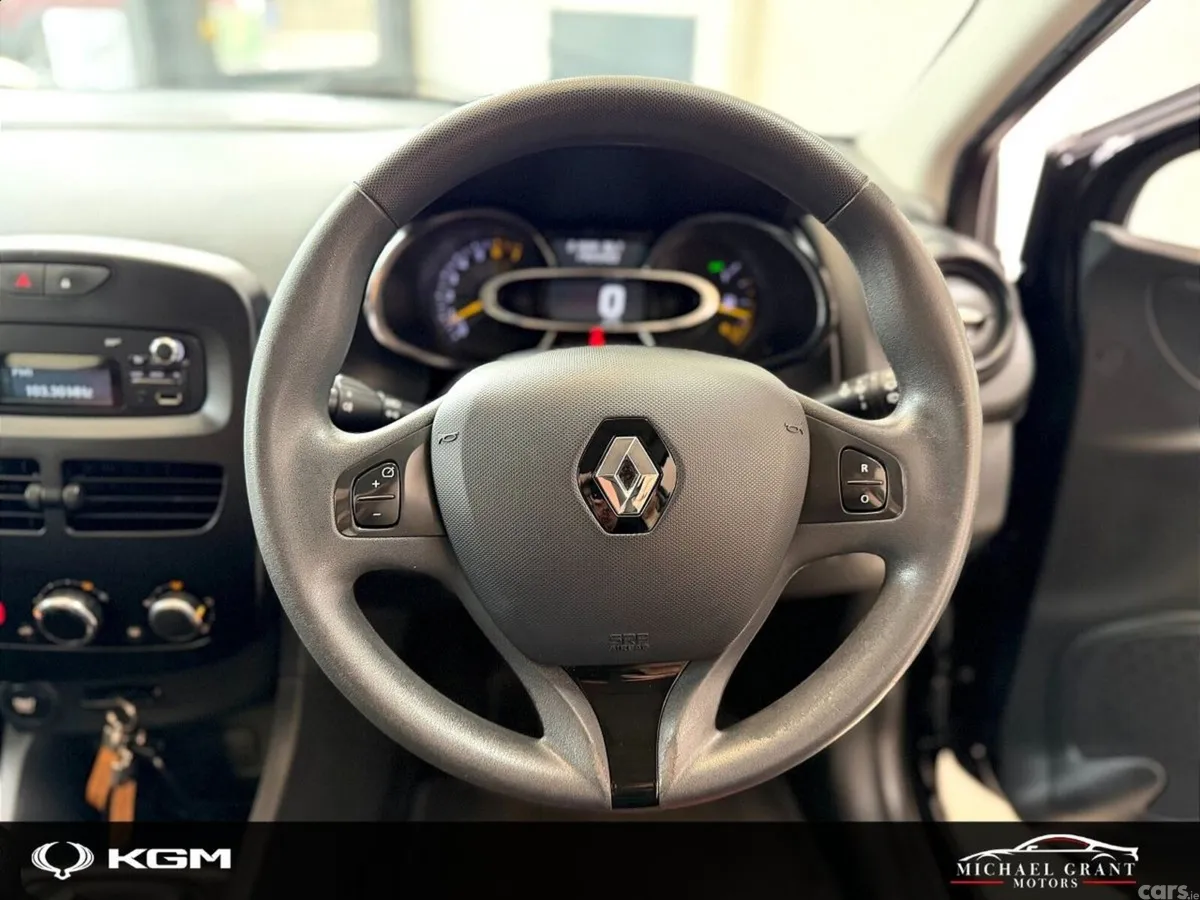 Renault Clio Hatchback, Petrol, 2016, Black