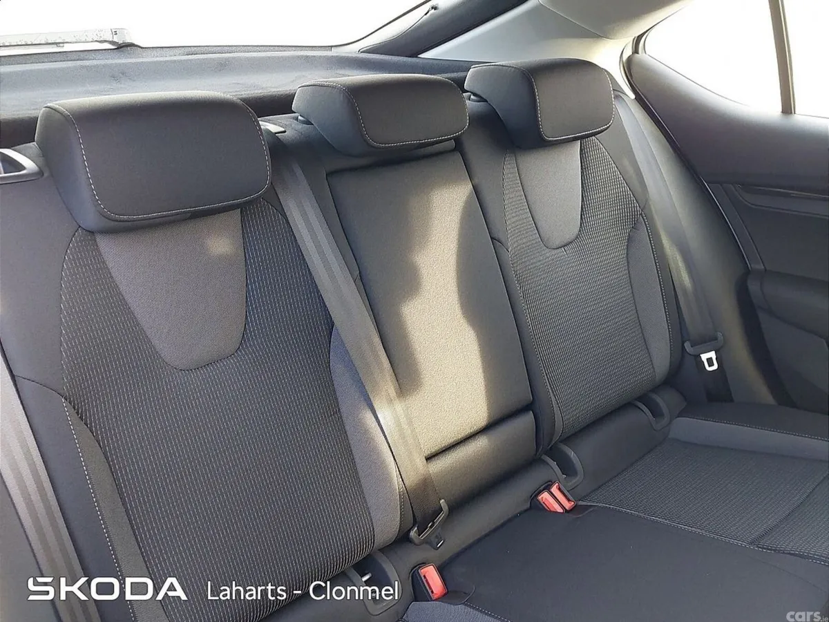 Skoda Octavia Saloon, Diesel, 2026, Silver