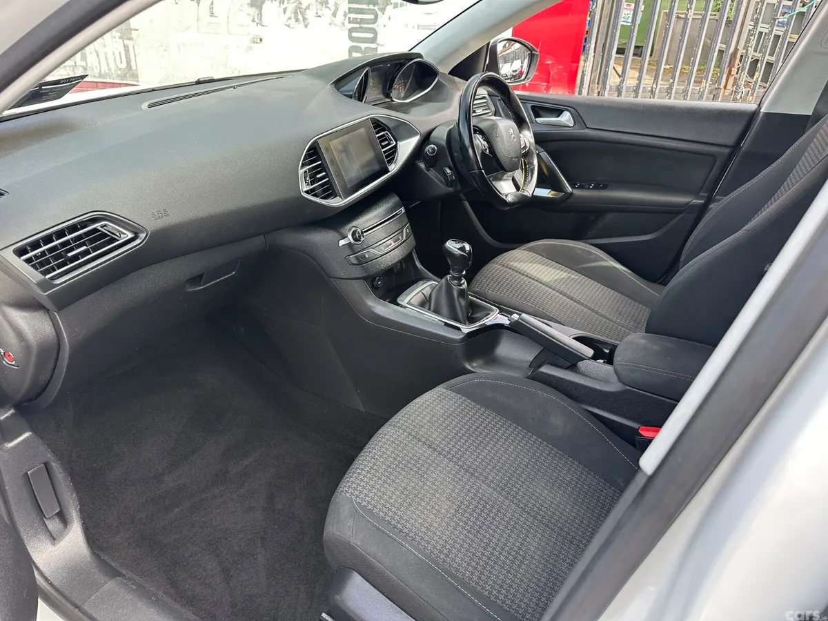 Peugeot 308 Estate, Diesel, 2020, White