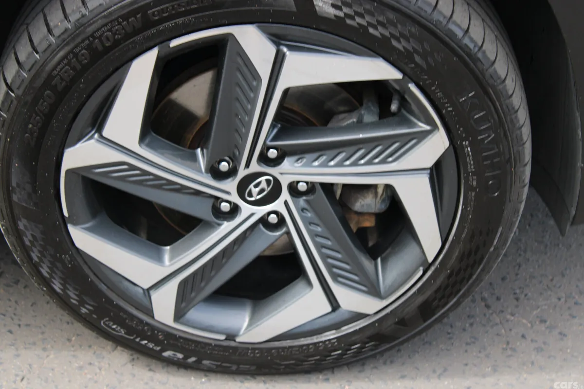 Hyundai Tucson SUV, Petrol Plug-in Hybrid, 2023, Grey