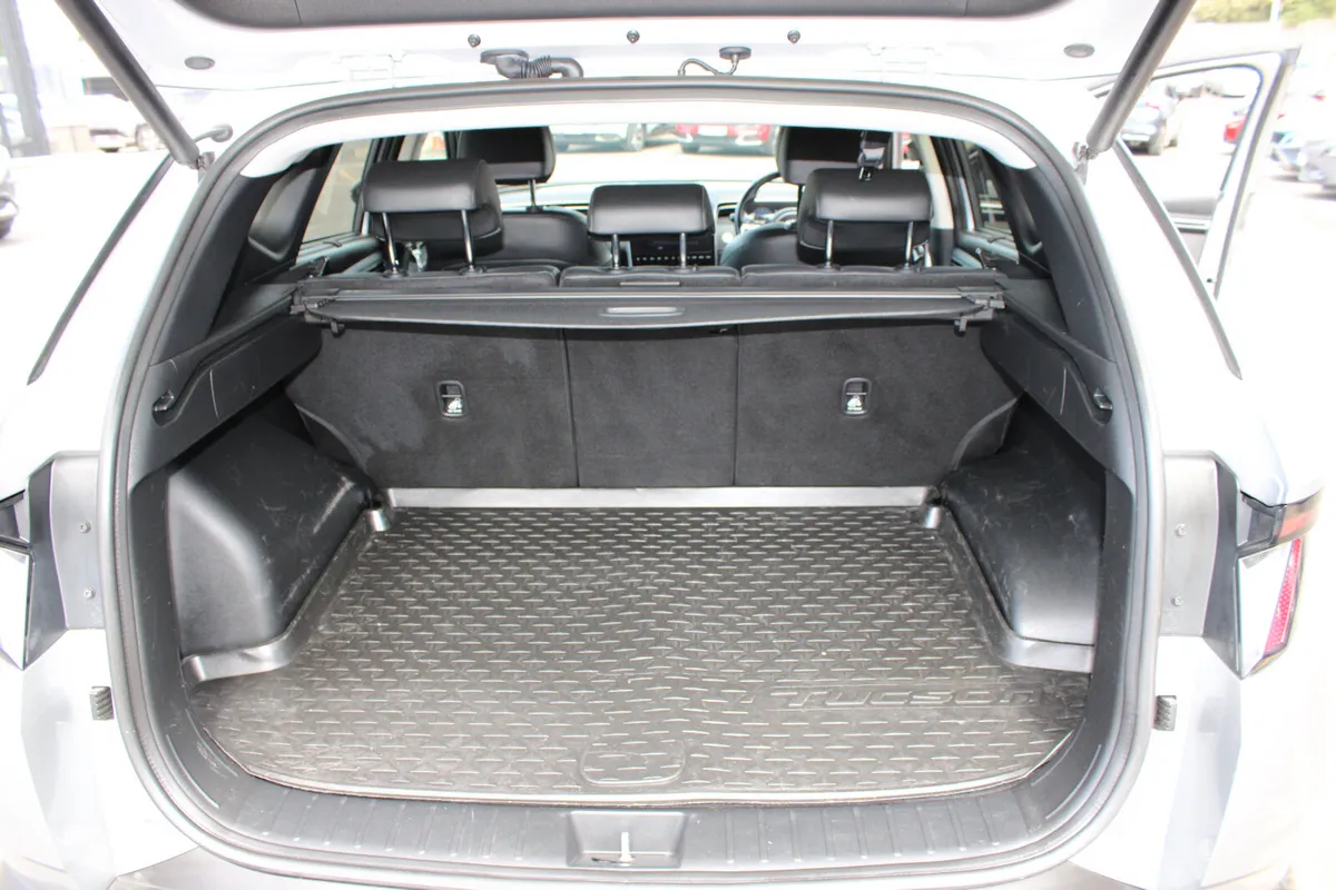 Hyundai Tucson SUV, Petrol Plug-in Hybrid, 2023, Grey
