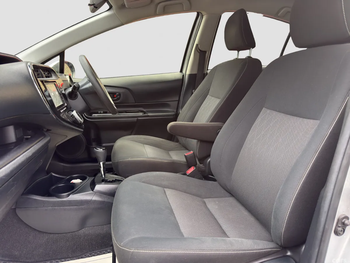 Toyota Aqua Hatchback, Petrol Hybrid, 2020, Silver