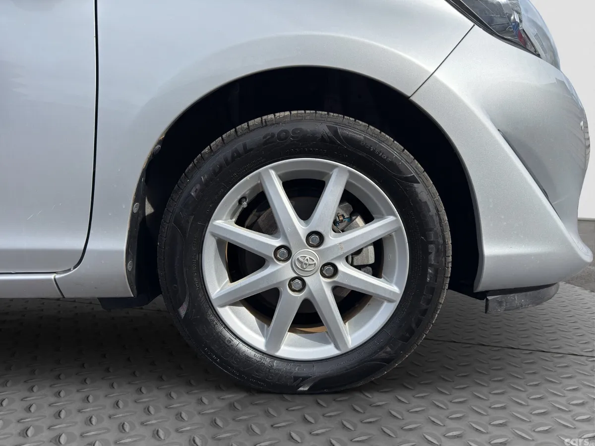 Toyota Aqua Hatchback, Petrol Hybrid, 2020, Silver