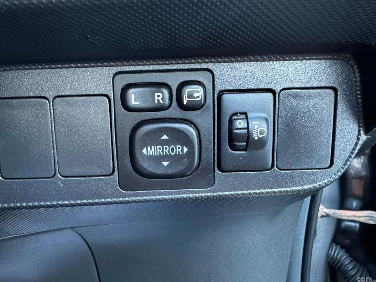 Toyota Auris Hatchback, Diesel, 2011, Grey