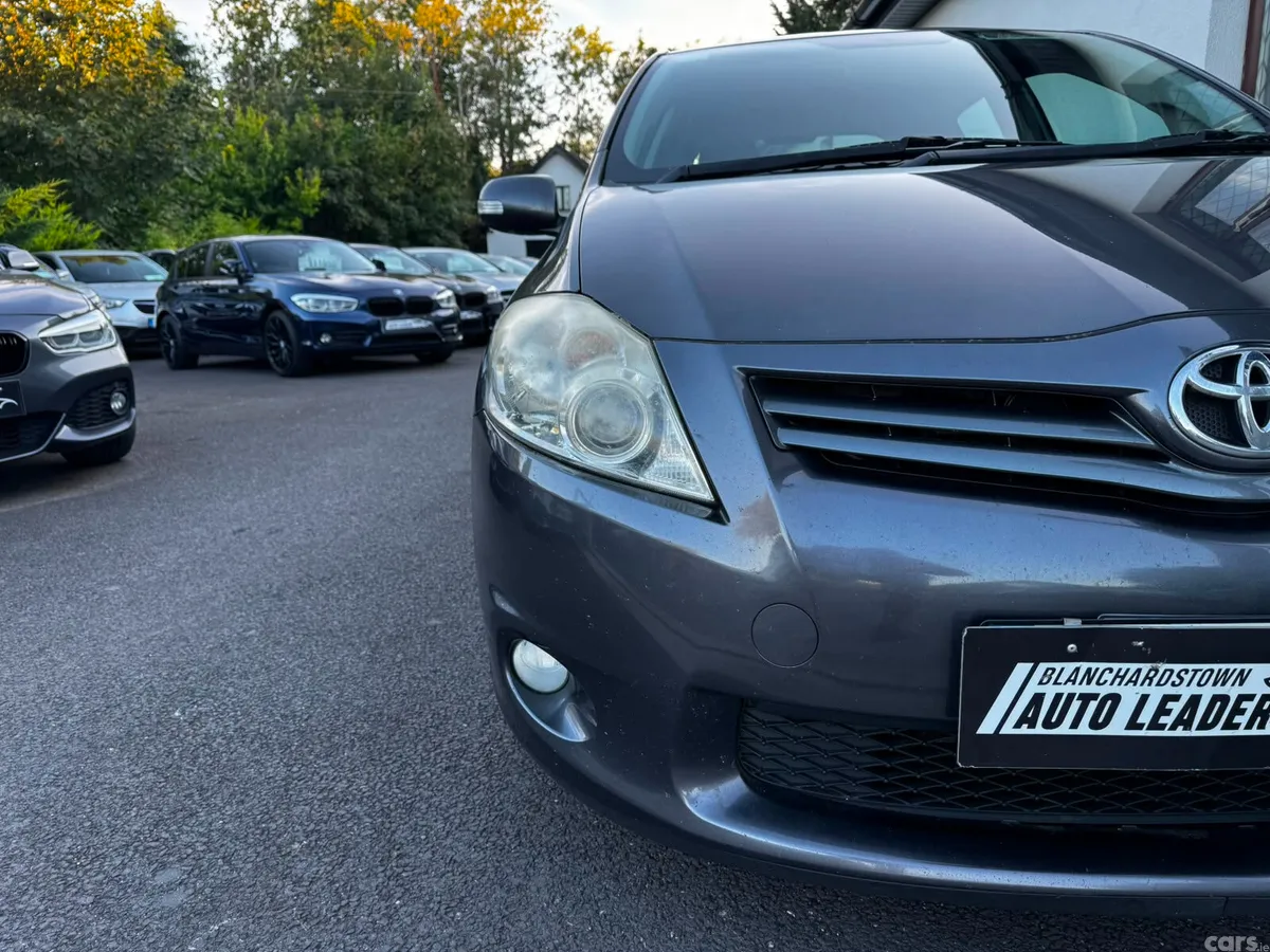 Toyota Auris Hatchback, Diesel, 2011, Grey