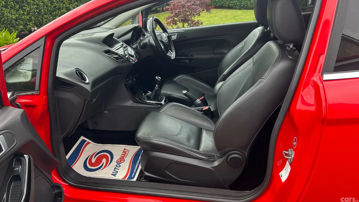 Ford Fiesta Hatchback, Diesel, 2013, Red