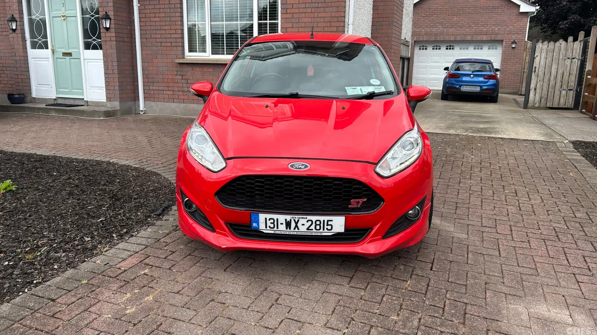 Ford Fiesta Hatchback, Diesel, 2013, Red