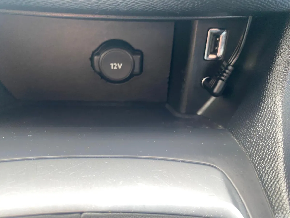 Peugeot 308 Hatchback, Petrol, 2015, Black