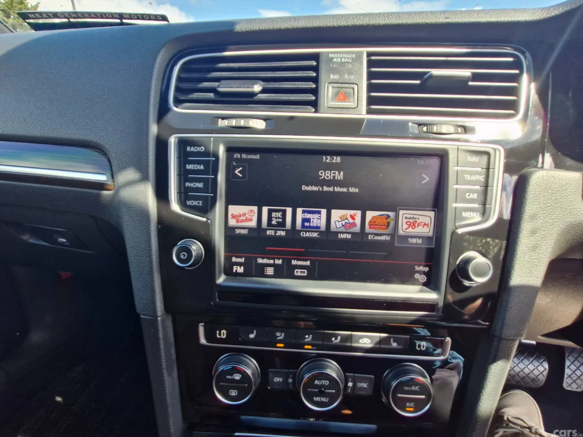 Volkswagen Golf Hatchback, Petrol, 2014, White