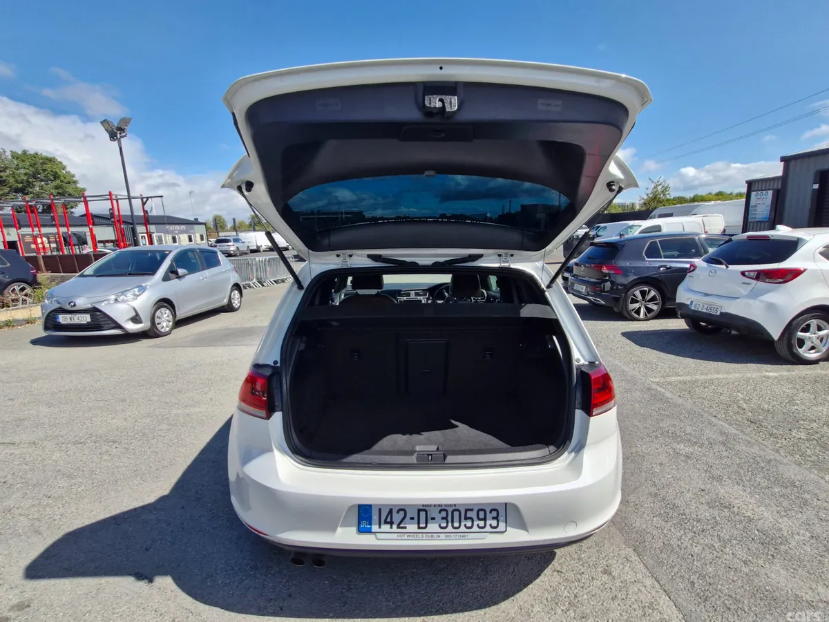 Volkswagen Golf Hatchback, Petrol, 2014, White