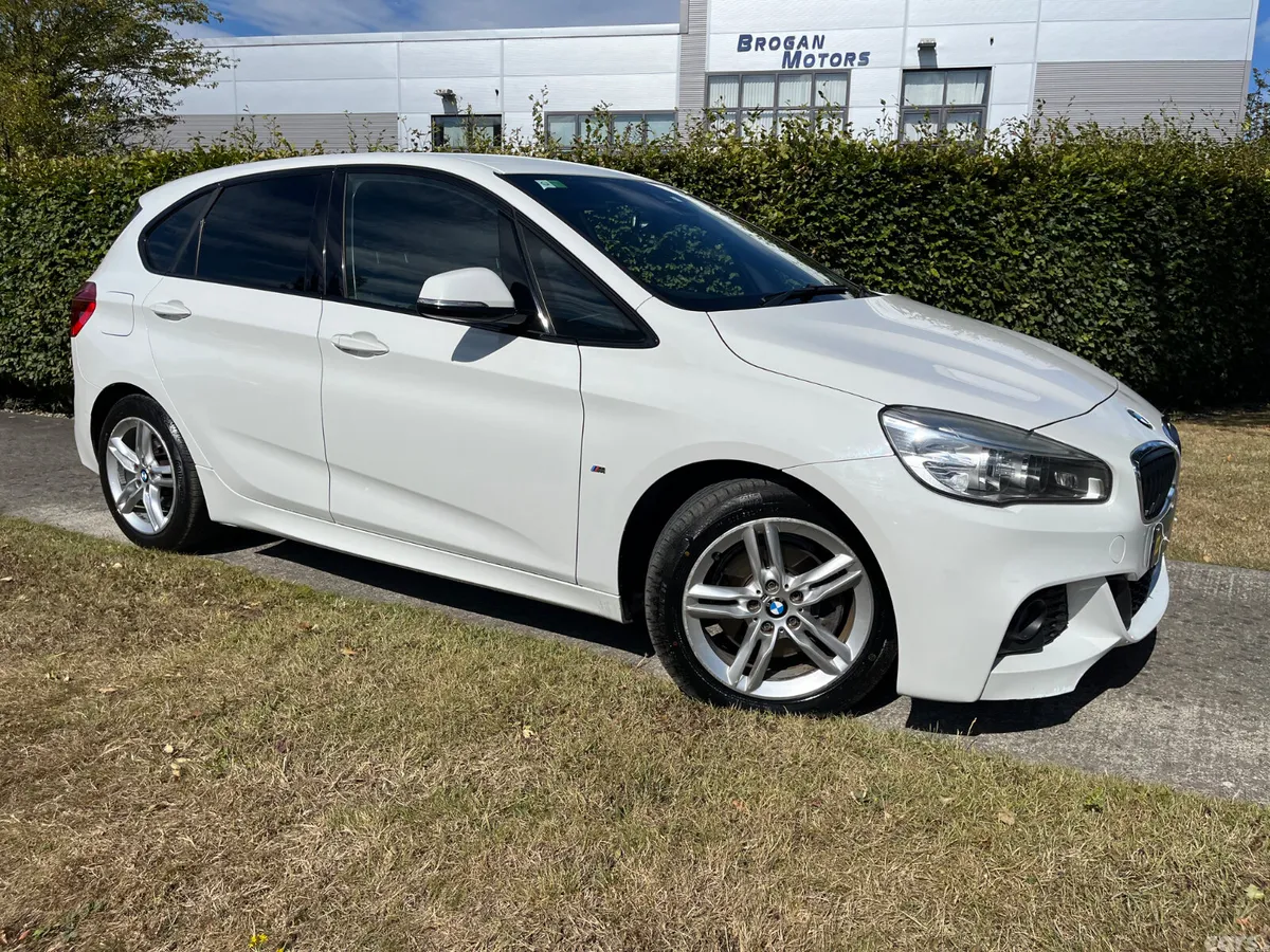 BMW 2-Series Hatchback, Petrol, 2016, White