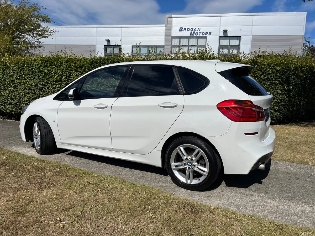 BMW 2-Series Hatchback, Petrol, 2016, White