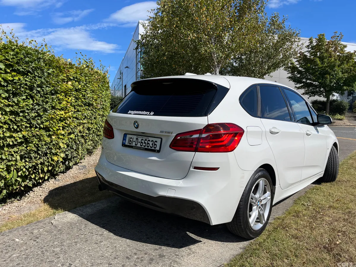 BMW 2-Series Hatchback, Petrol, 2016, White