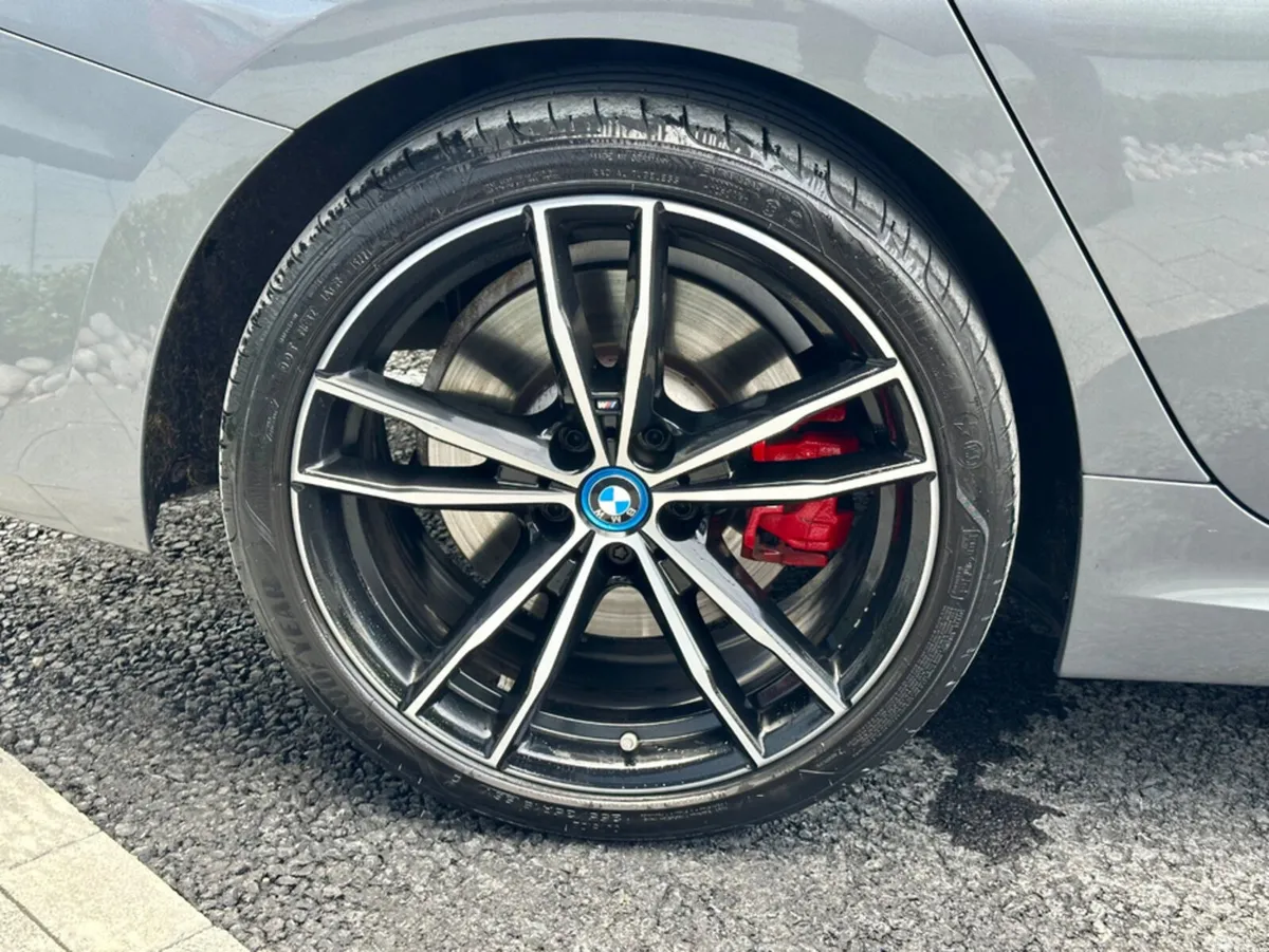 BMW 3-Series Saloon, Petrol Plug-in Hybrid, 2024, Grey