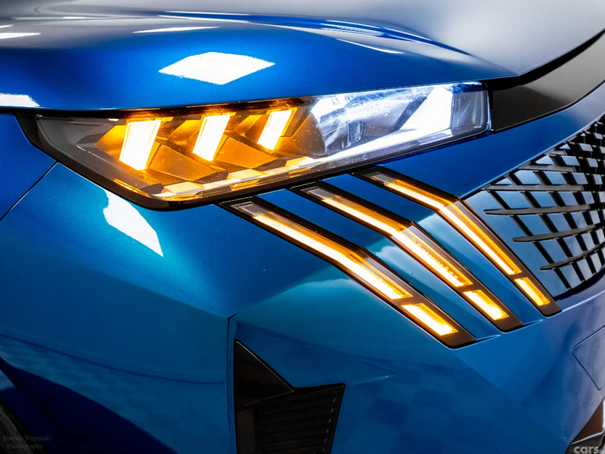 Peugeot 5008 SUV, Electric, 2025, Blue
