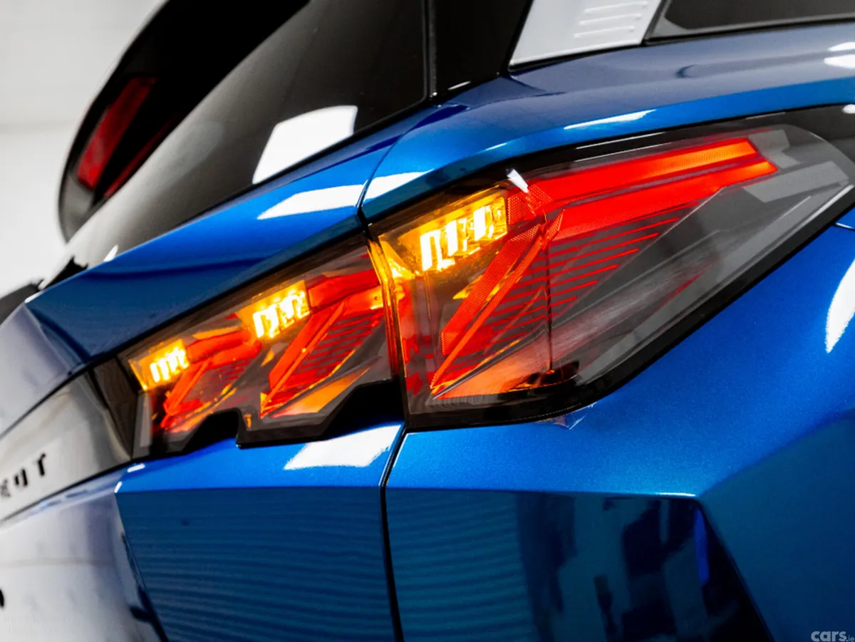 Peugeot 5008 SUV, Electric, 2025, Blue