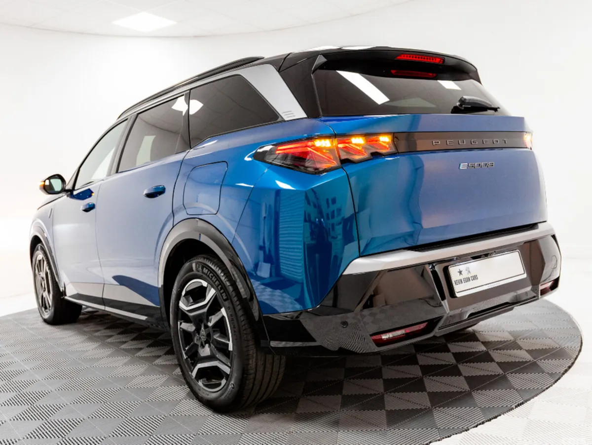 Peugeot 5008 SUV, Electric, 2025, Blue
