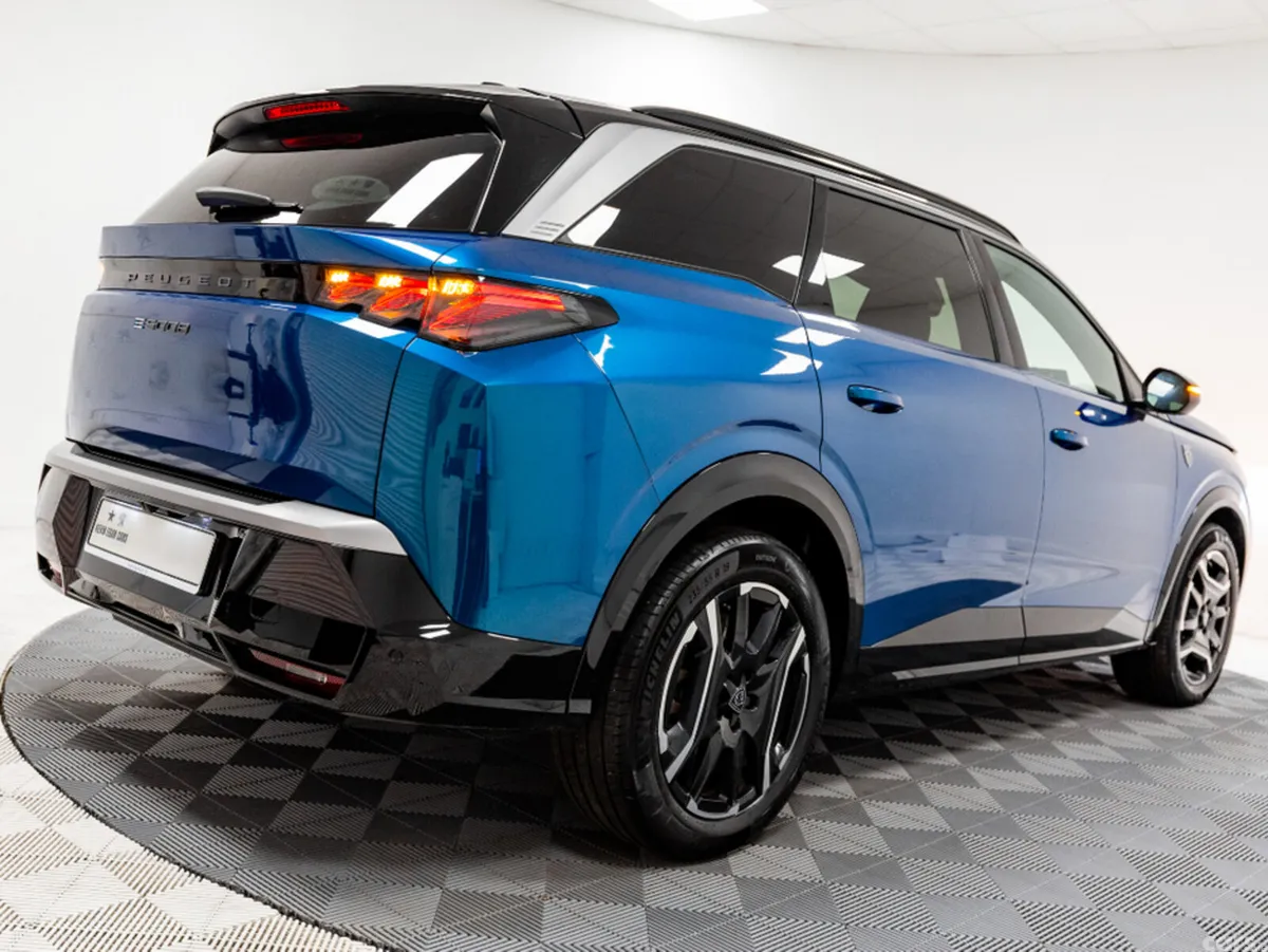 Peugeot 5008 SUV, Electric, 2025, Blue