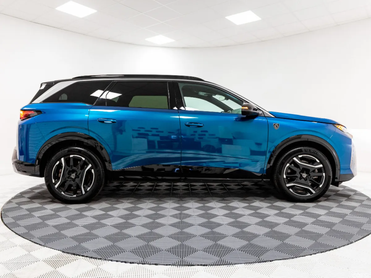 Peugeot 5008 SUV, Electric, 2025, Blue