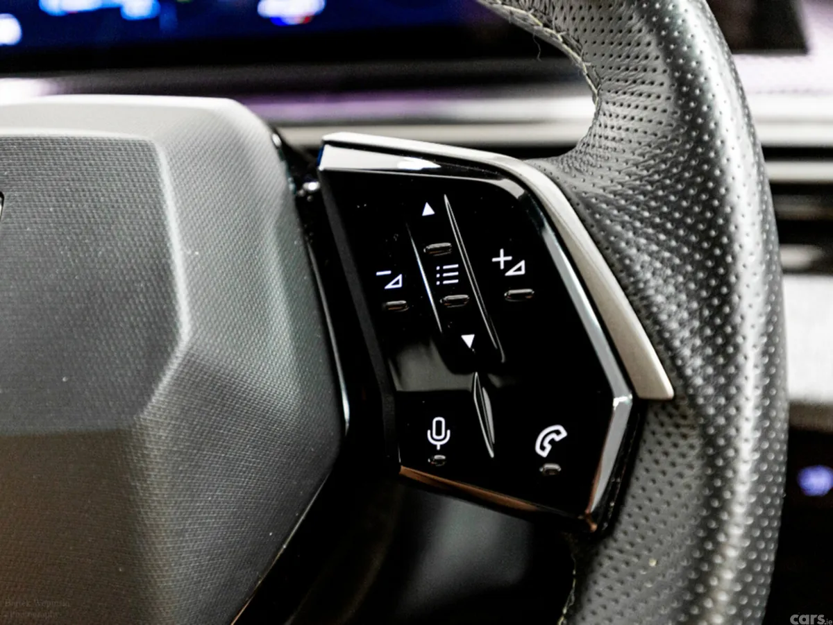 Peugeot 5008 SUV, Electric, 2025, Blue