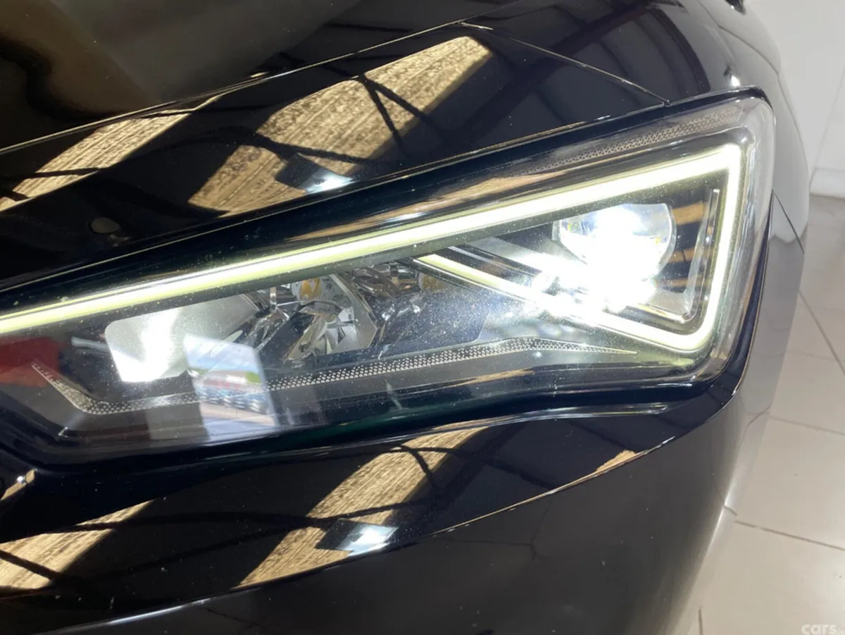 SEAT Leon Hatchback, Diesel, 2022, Black