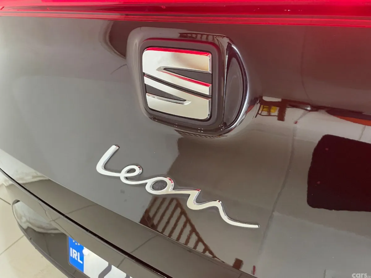 SEAT Leon Hatchback, Diesel, 2022, Black