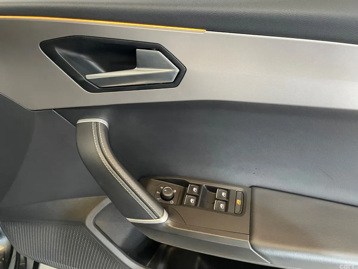 SEAT Leon Hatchback, Diesel, 2022, Black