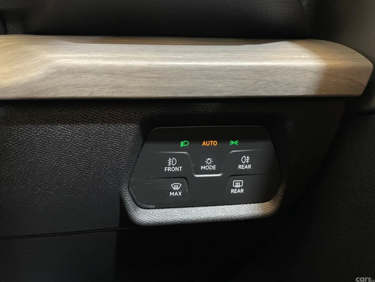 SEAT Leon Hatchback, Diesel, 2022, Black