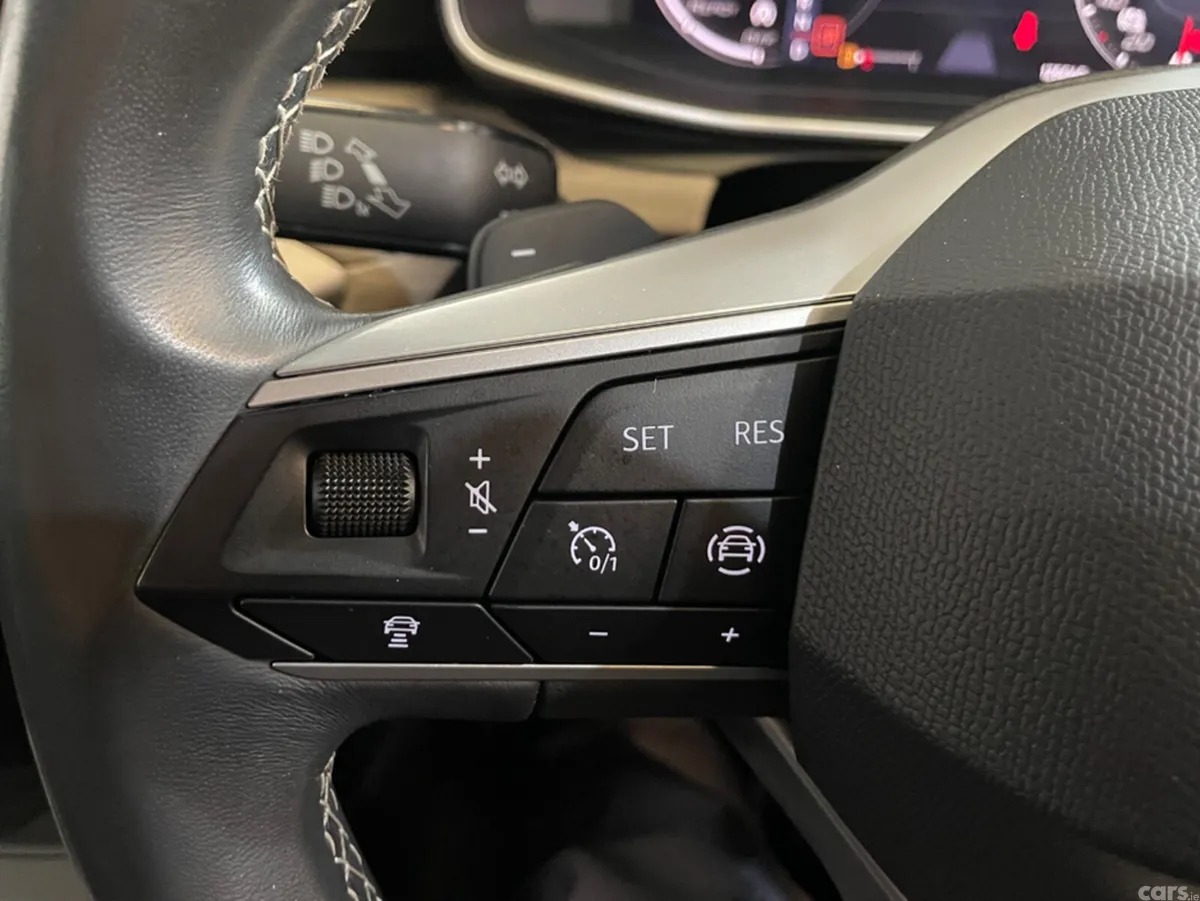 SEAT Leon Hatchback, Diesel, 2022, Black