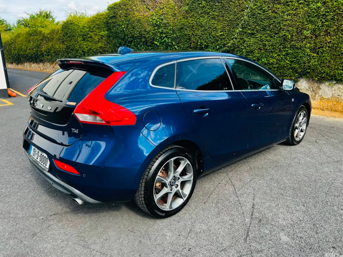 Volvo V40 Hatchback, Petrol, 2015, Blue