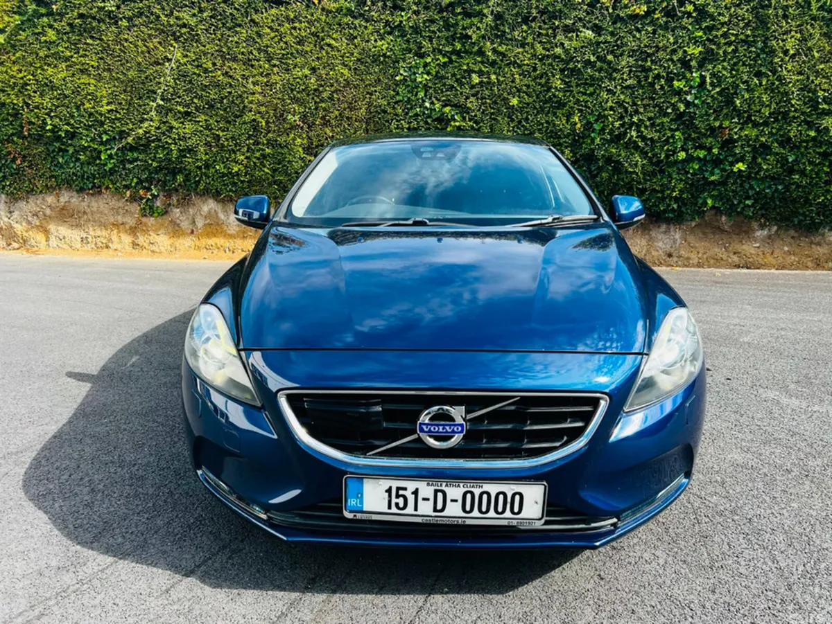 Volvo V40 Hatchback, Petrol, 2015, Blue