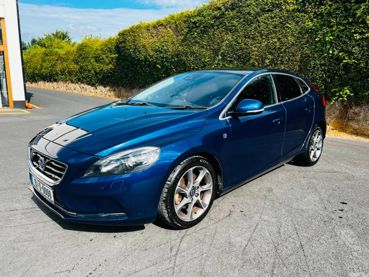 Volvo V40 Hatchback, Petrol, 2015, Blue