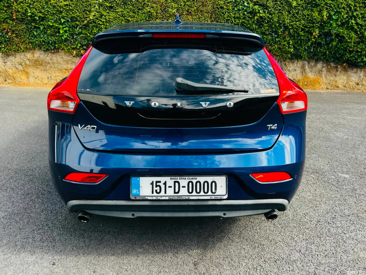Volvo V40 Hatchback, Petrol, 2015, Blue