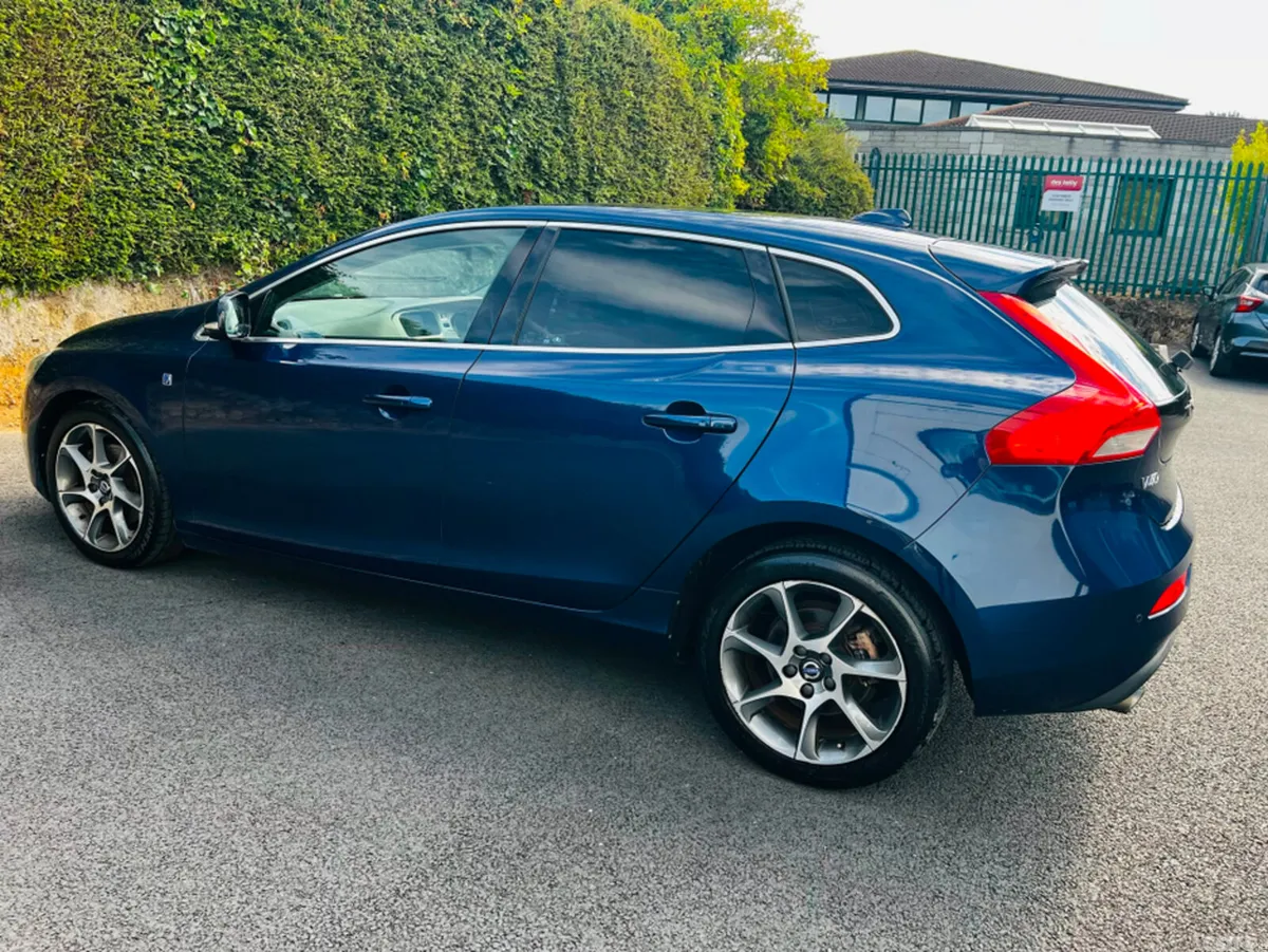 Volvo V40 Hatchback, Petrol, 2015, Blue