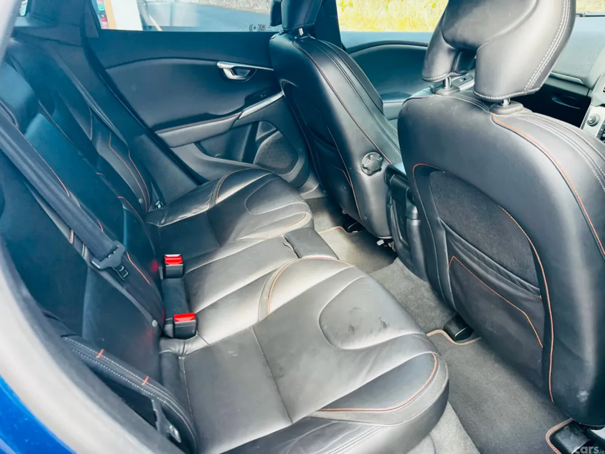 Volvo V40 Hatchback, Petrol, 2015, Blue