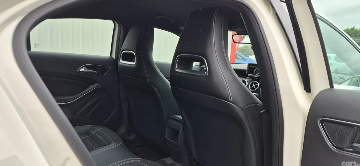 Mercedes-Benz A-Class Hatchback, Petrol, 2015, White