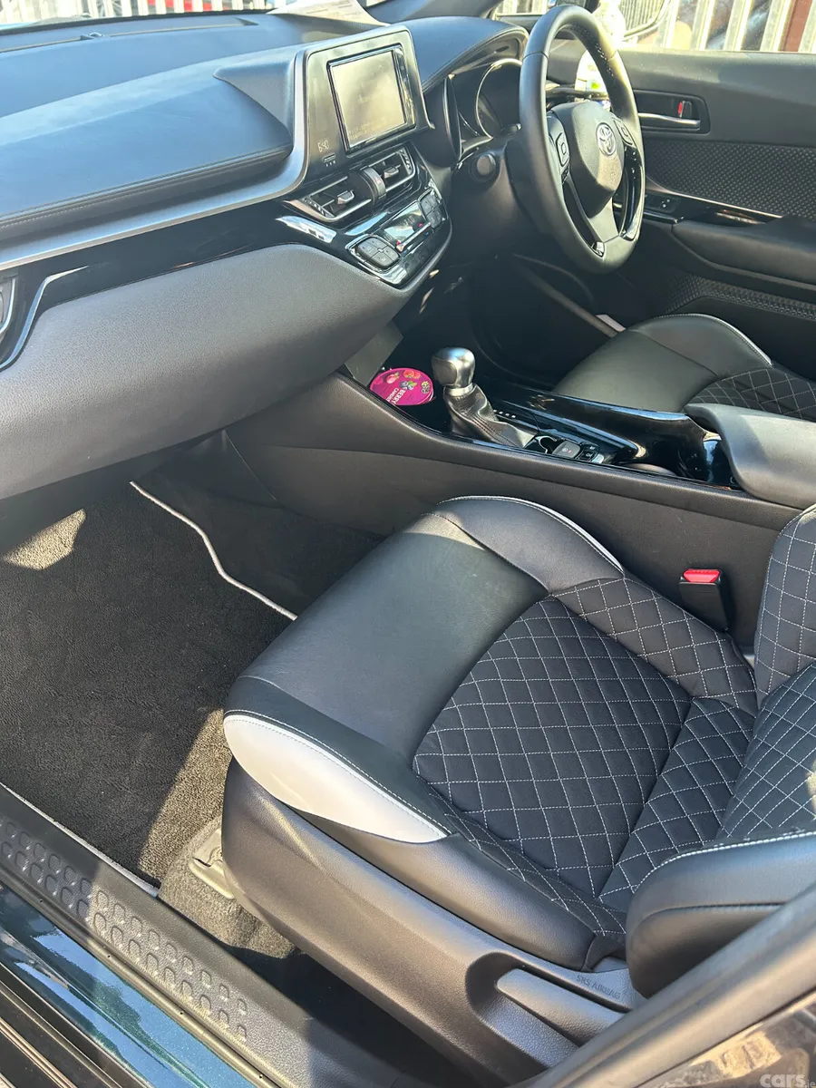 Toyota C-HR Hatchback, Petrol Hybrid, 2019, Green