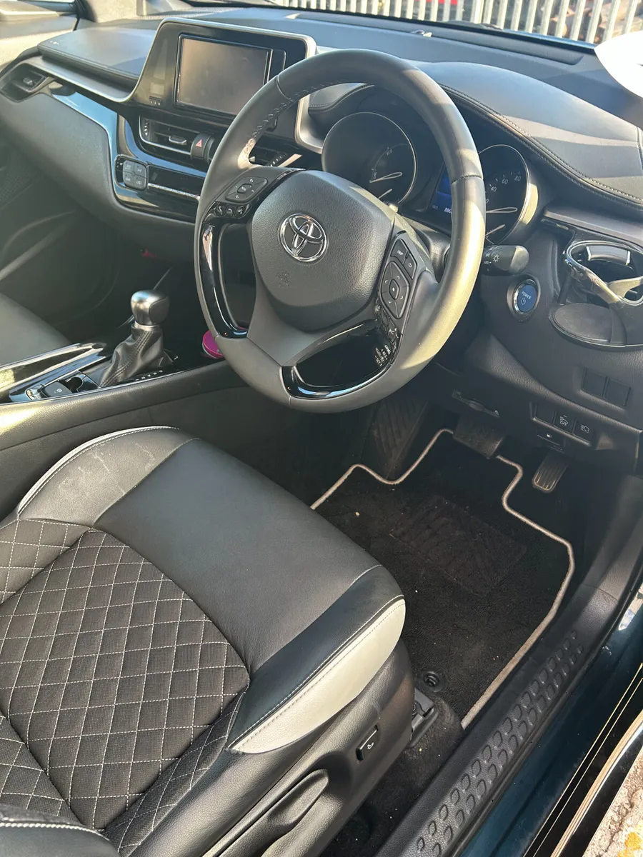 Toyota C-HR Hatchback, Petrol Hybrid, 2019, Green