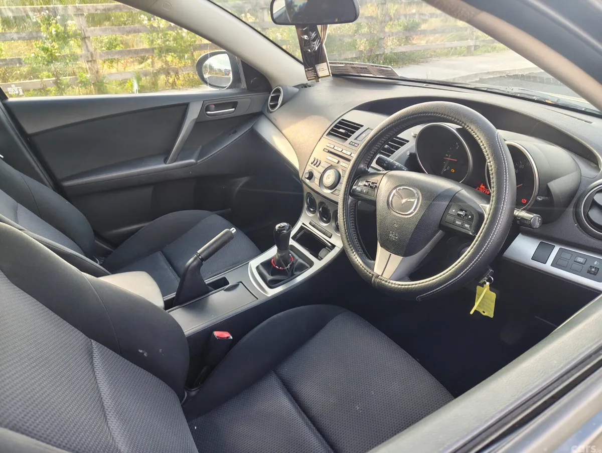 Mazda Mazda3 Hatchback, Diesel, 2010, Black