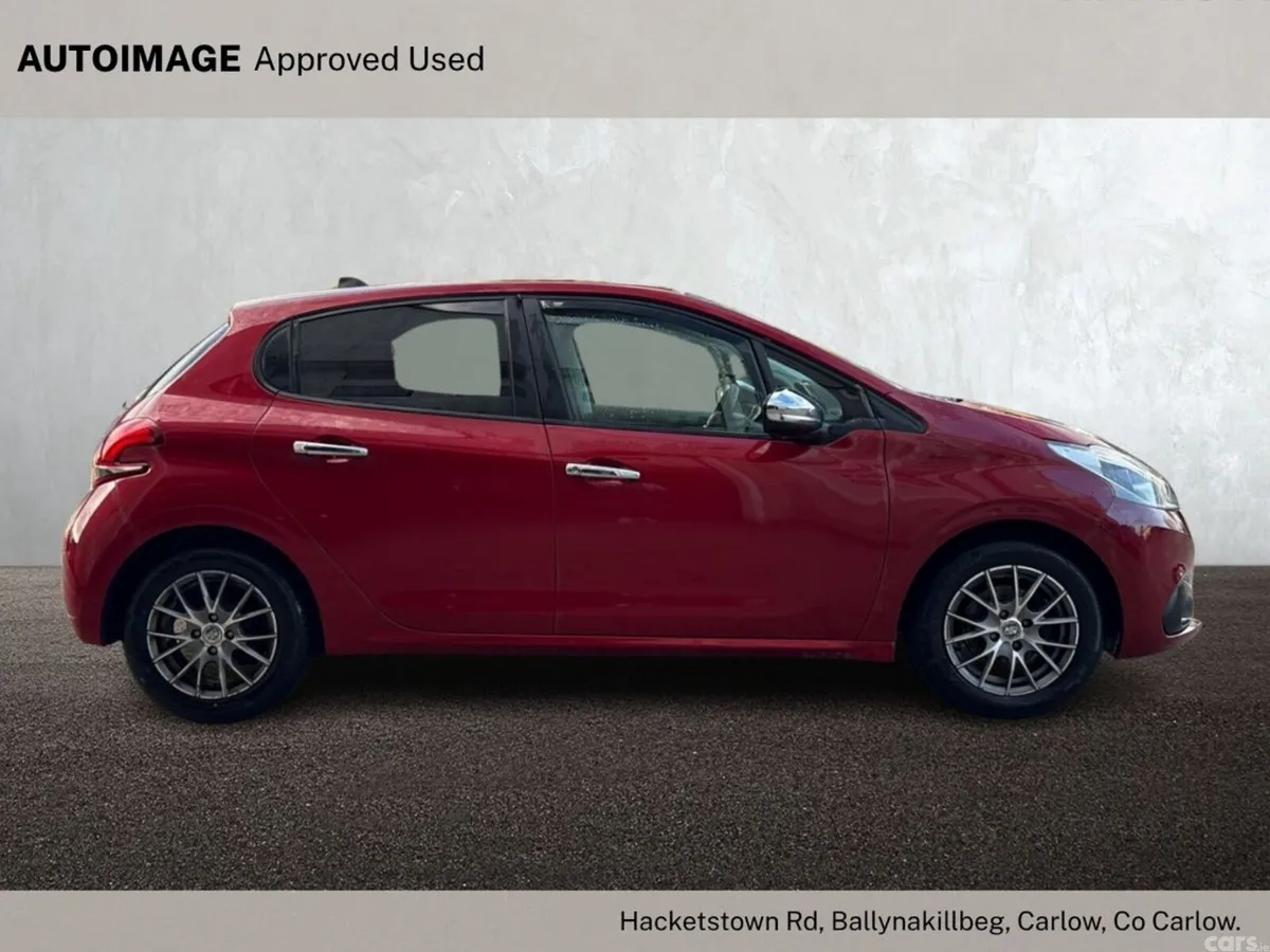 Peugeot 208 Hatchback, Petrol, 2016, Red