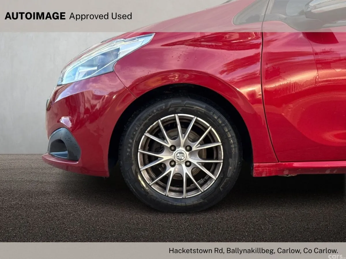 Peugeot 208 Hatchback, Petrol, 2016, Red