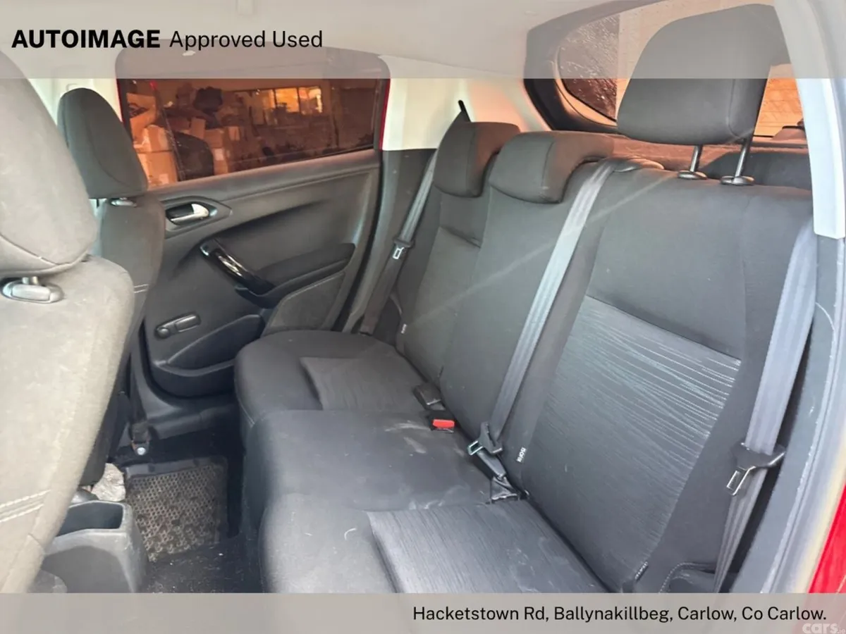 Peugeot 208 Hatchback, Petrol, 2016, Red