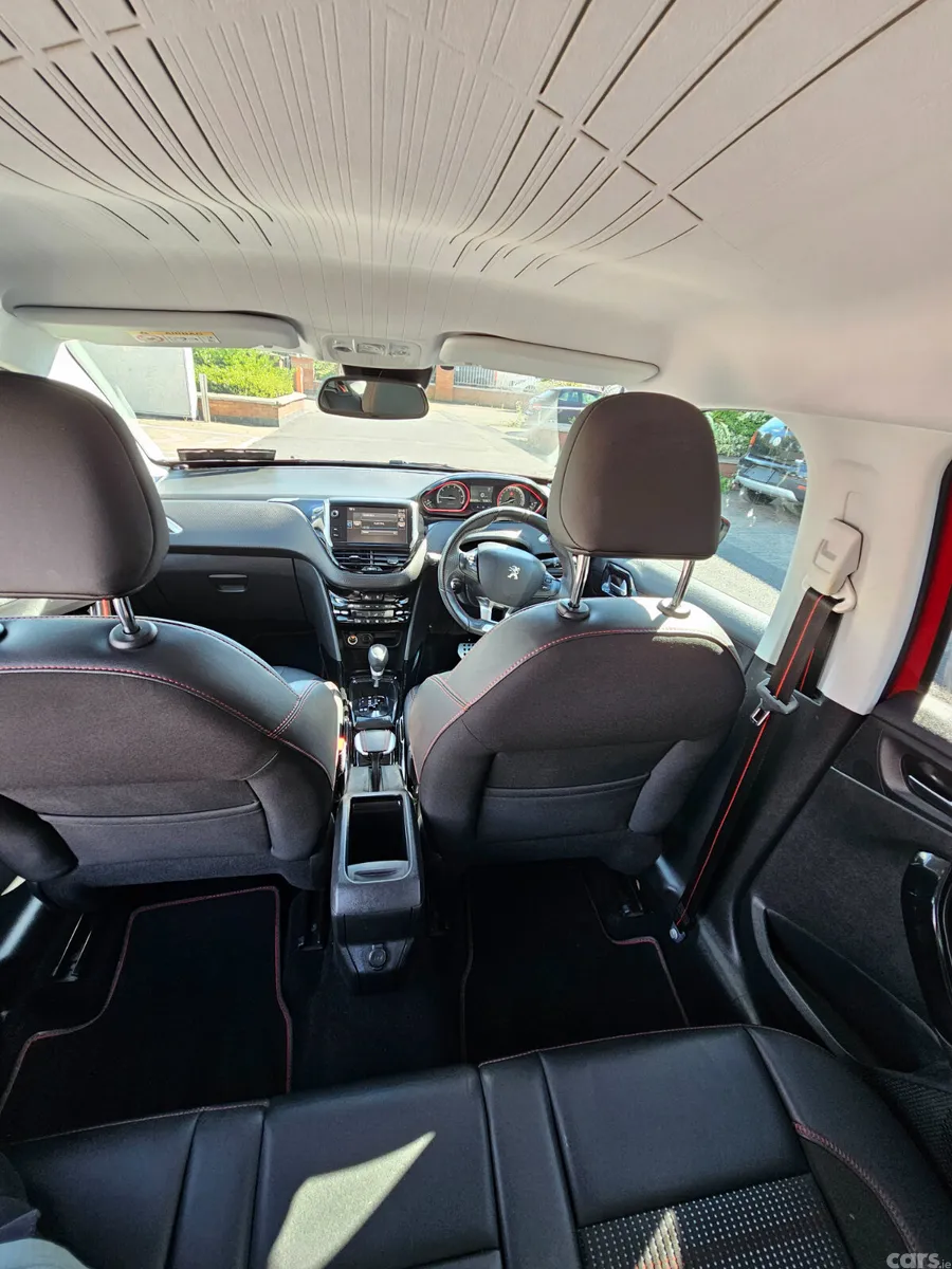 Peugeot 2008 Hatchback, Petrol, 2017, Red