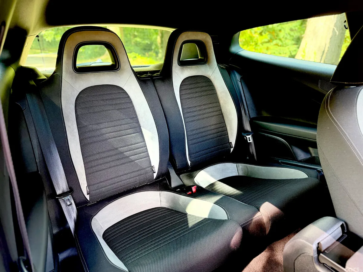 Volkswagen Scirocco Coupe, Diesel, 2015, White